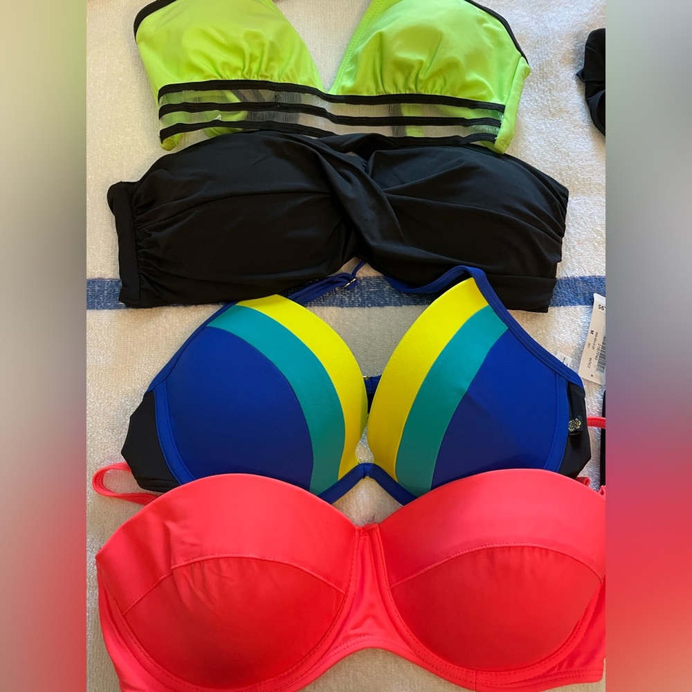 Set of 6 -4 tops 2 Bottoms. Some NWT